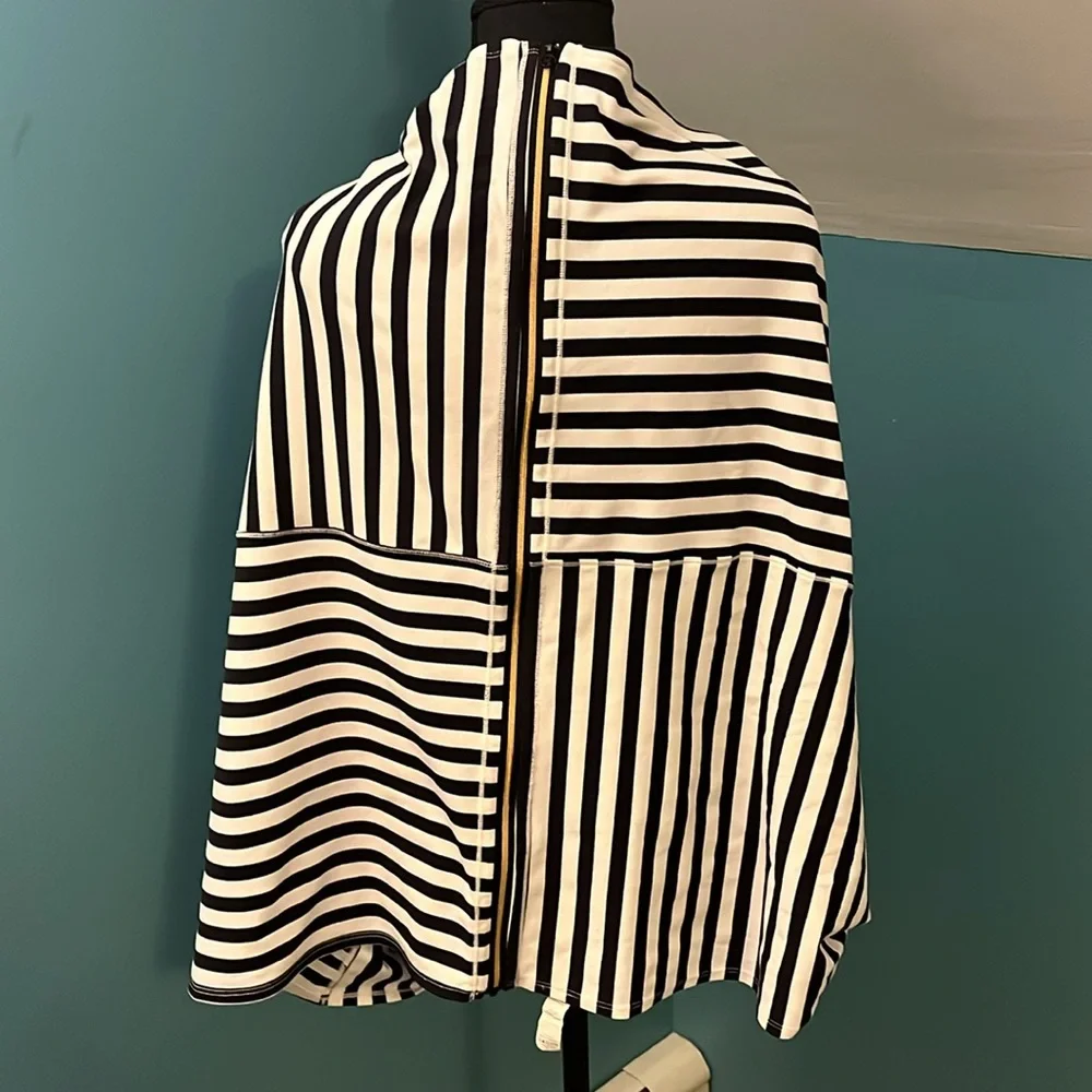 Lululemon Black and White Striped Vinyasa Scarf